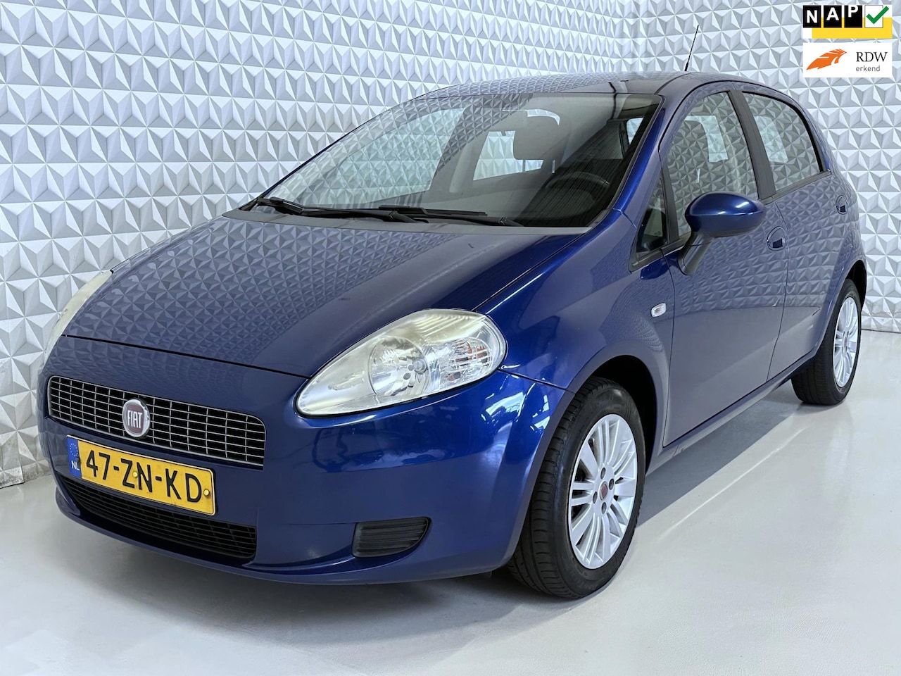 Fiat Grande Punto - 1.4 5-deurs Airco/Cruise én APK tot 10-2027! (2008) - AutoWereld.nl