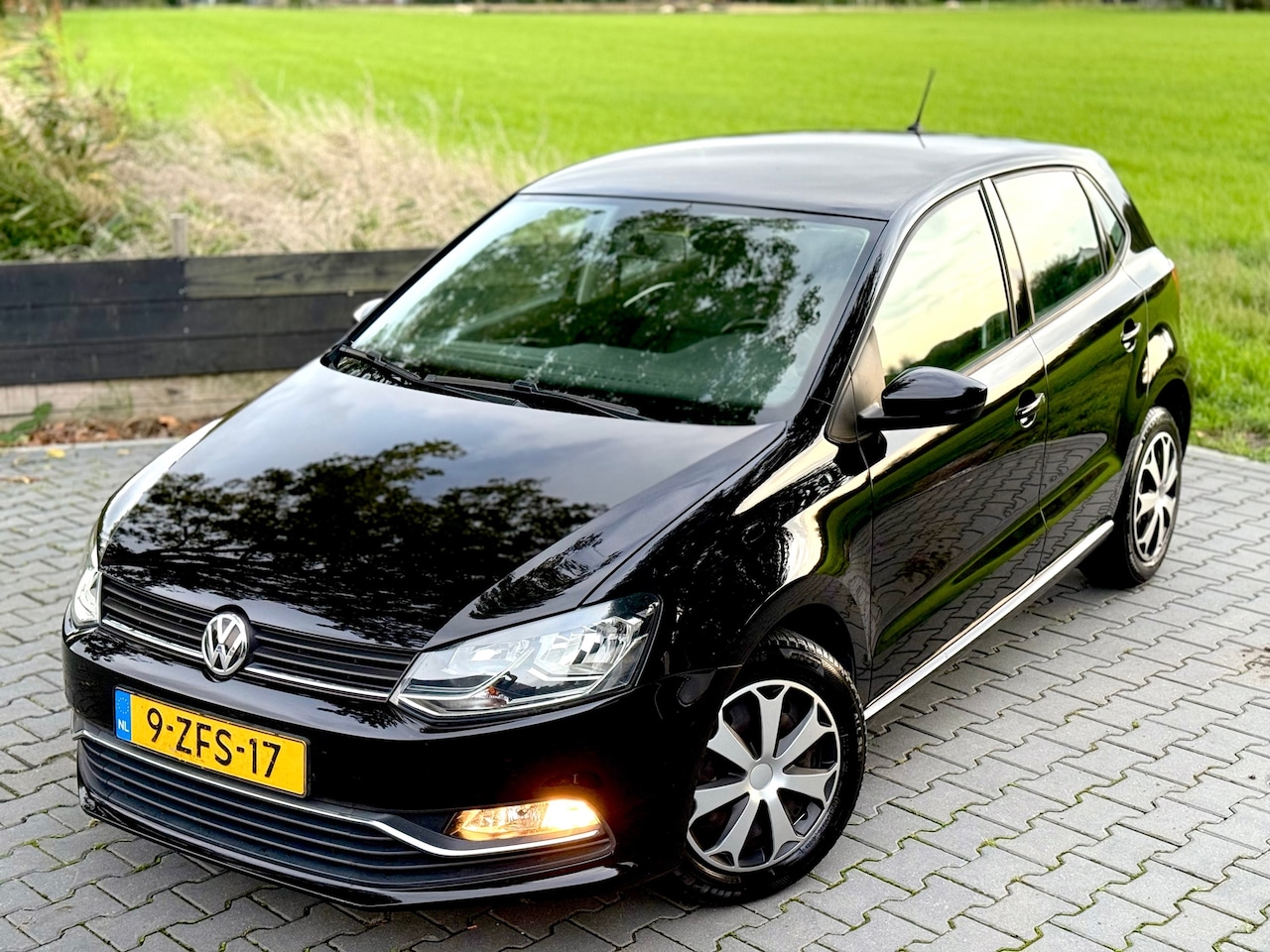Volkswagen Polo - 1.2 TSI Comfortline/Facelift/Compleet onderhouden! - AutoWereld.nl