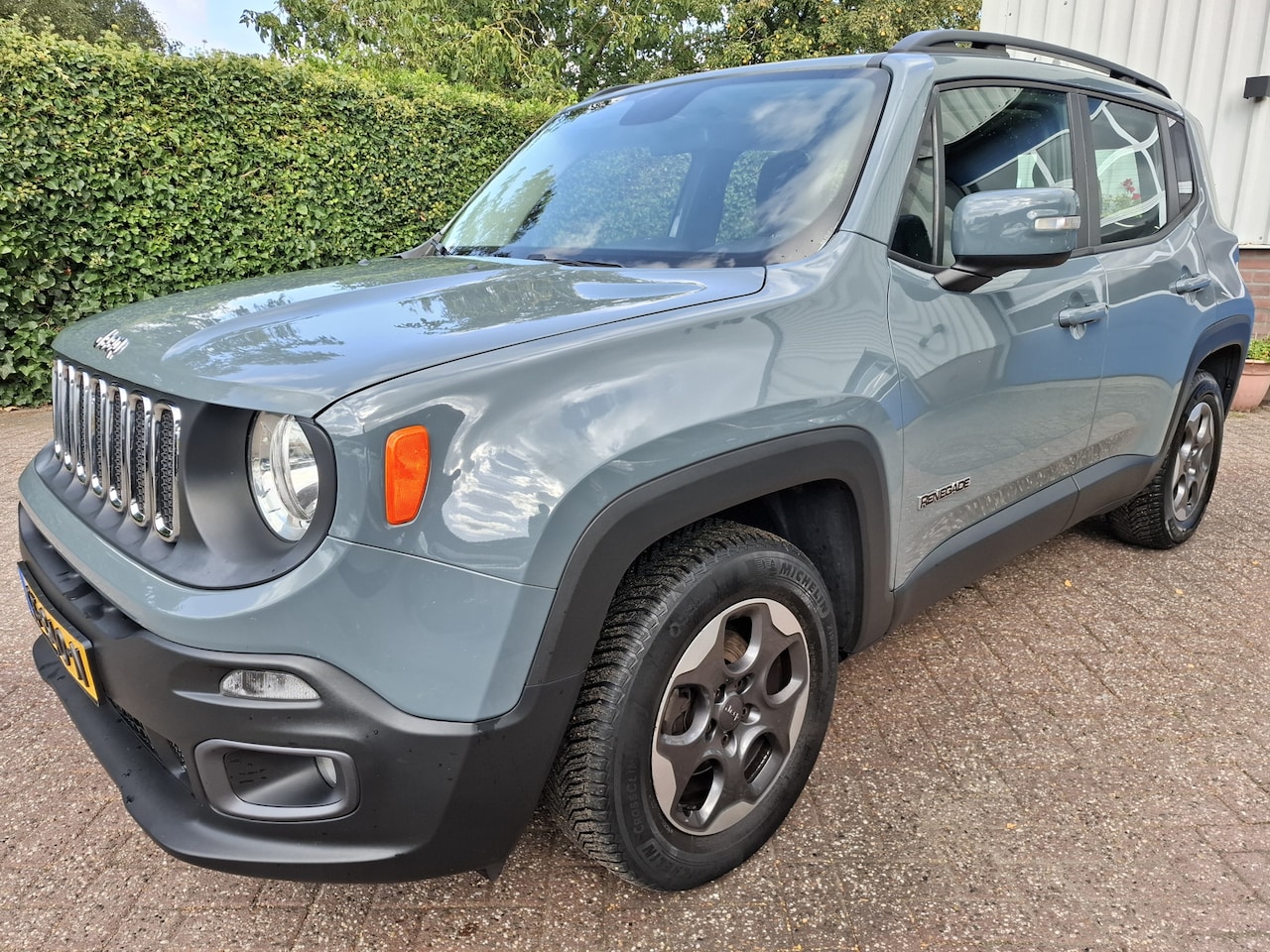Jeep Renegade - 1.4 MultiAir Longitude AIRCO/CRUISE/TREKHAAK/PDC.A 140PK - AutoWereld.nl