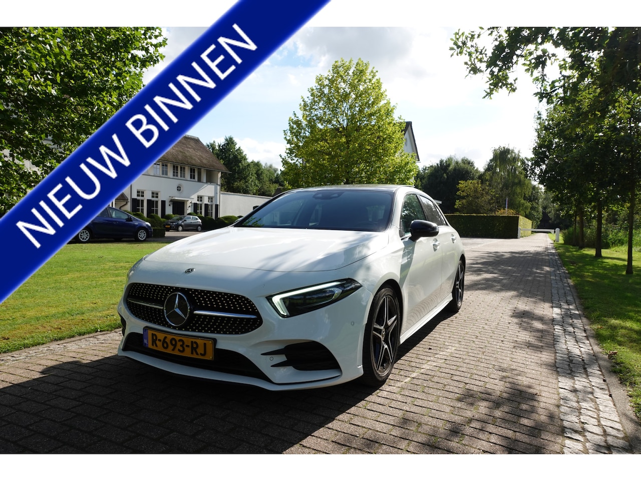 Mercedes-Benz A-klasse - 200 Business Solution AMG | Panorama dak | Sfeerverlichting | Memory | Stoelverwarming | B - AutoWereld.nl