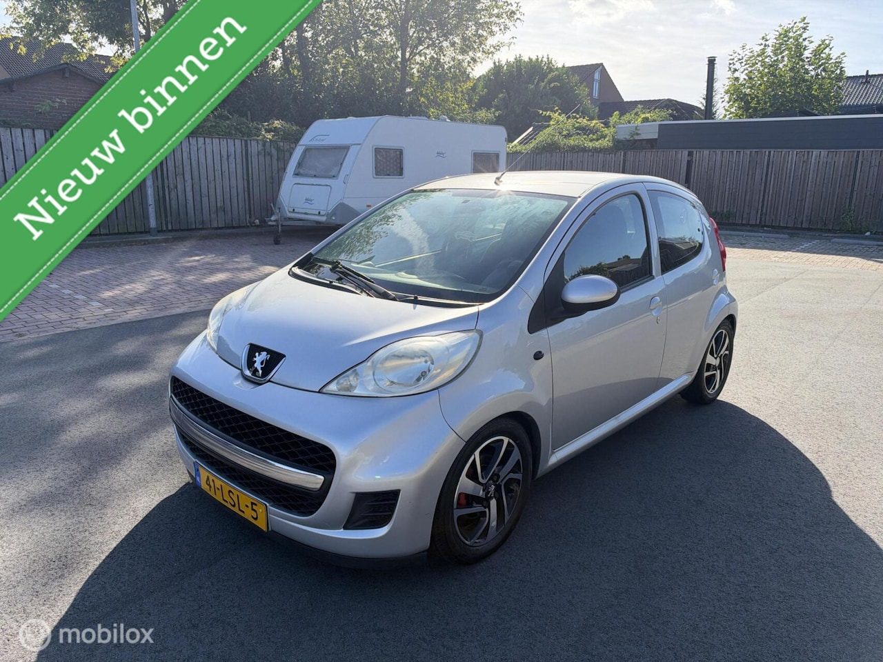 Peugeot 107 - 1.0-12V XS 5 drs Airco - AutoWereld.nl