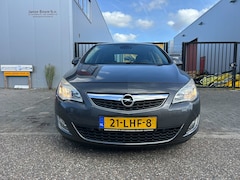 Opel Astra - 1.6 Cosmo Executive Automatische Airco/Navi/PDC/Cruise/19" LM/Lange APK