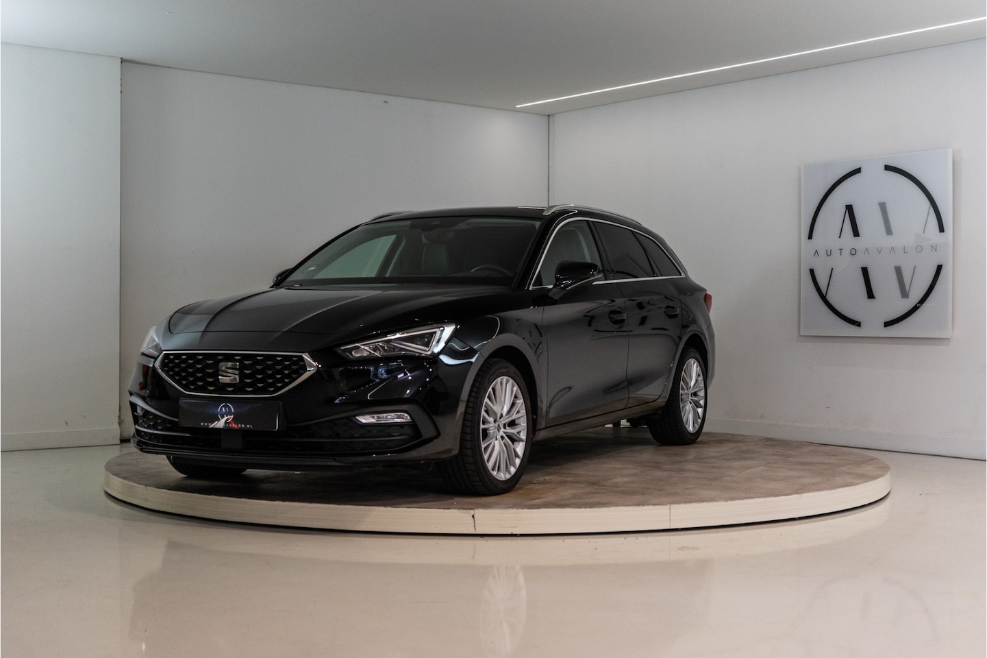 SEAT Leon Sportstourer - 1.5 eTSI Xcellence 150PK | LED | Sfeer | Virtual | Keyless | Memorystoelen | Garantie - AutoWereld.nl