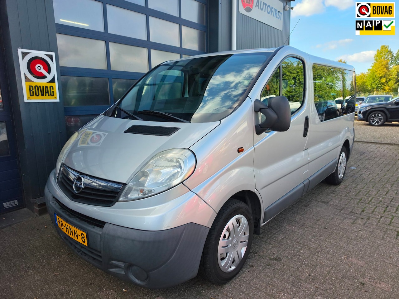 Opel Vivaro Combi - 2.0i L1 H1 2.0i L1H1 - AutoWereld.nl