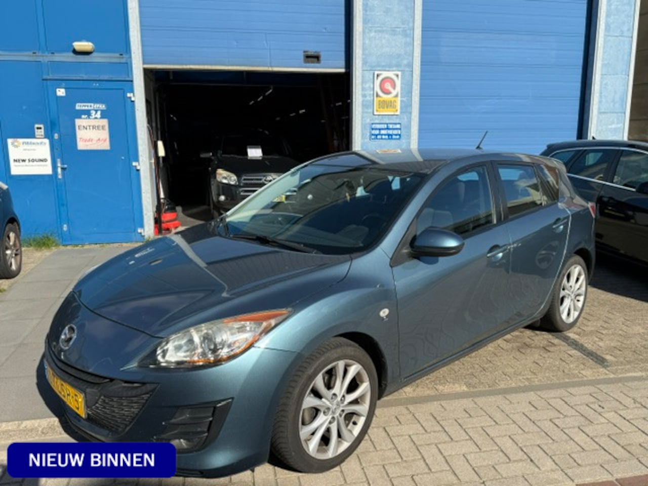 Mazda 3 - 1.6 GT-M Line bj. 2010 Navigatie, Airco, Bluetooth, etc. Zeer luxe uitvoering met alle boe - AutoWereld.nl