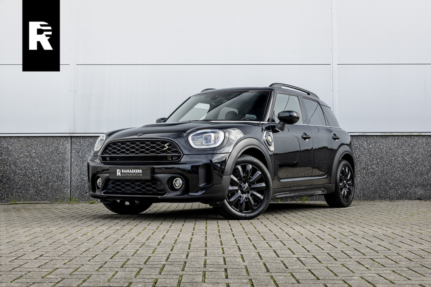 MINI Countryman - 1.5 Cooper S E ALL4 Leder / Camera / 18 inch / Carplay - AutoWereld.nl