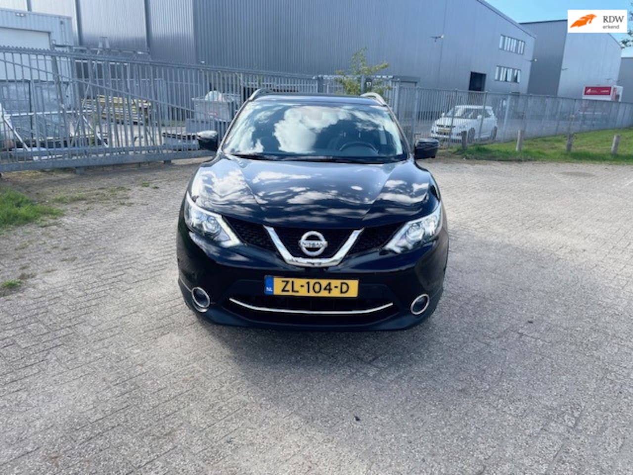 Nissan Qashqai - 1.2 Connect Edition Panorama Dak !!! - AutoWereld.nl