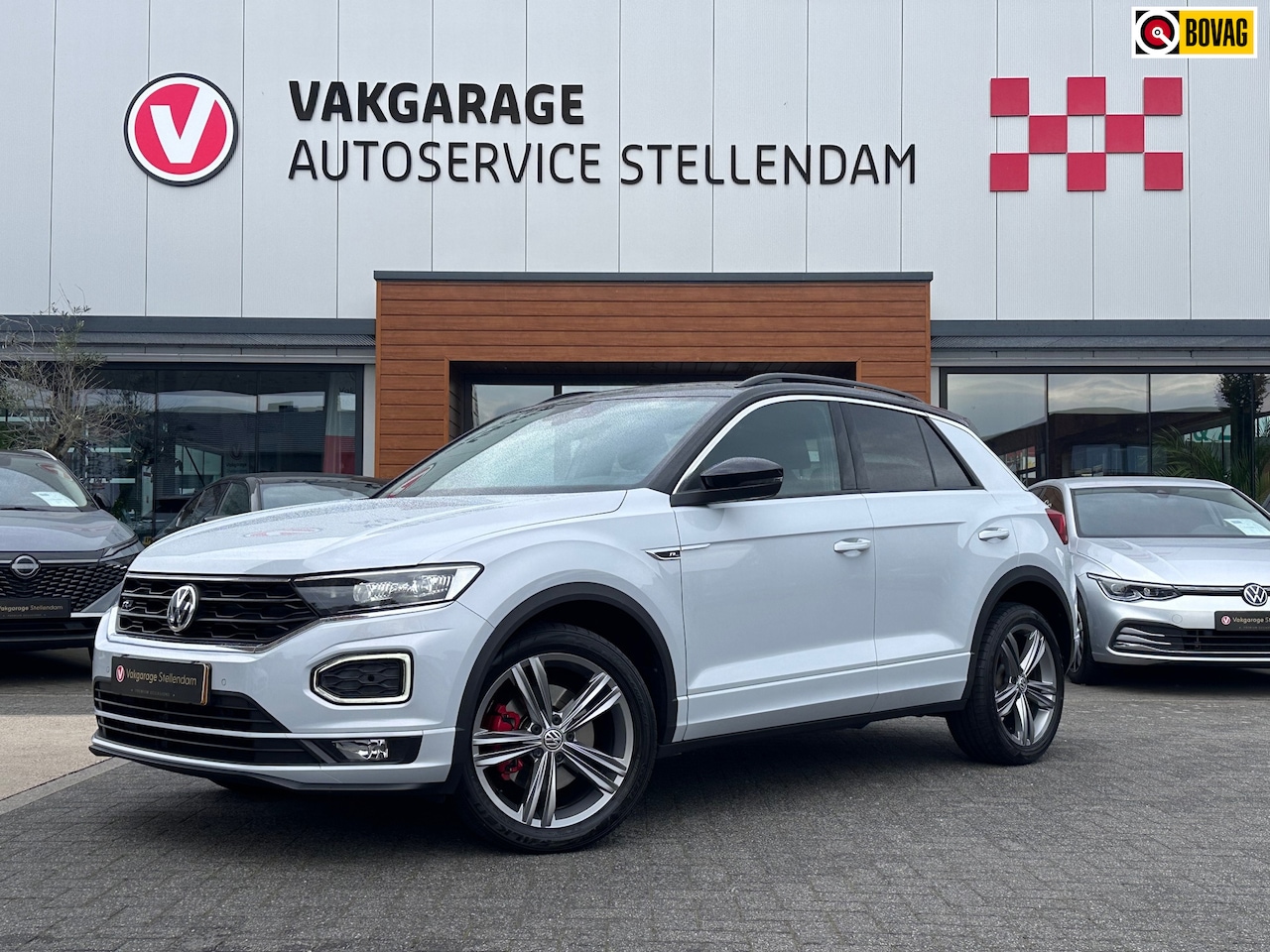 Volkswagen T-Roc - 1.5 TSI Sport VERWACHT|R-LINE binnen/buiten|Afn Trekhaak|18 Inch|Privacy Glass - AutoWereld.nl