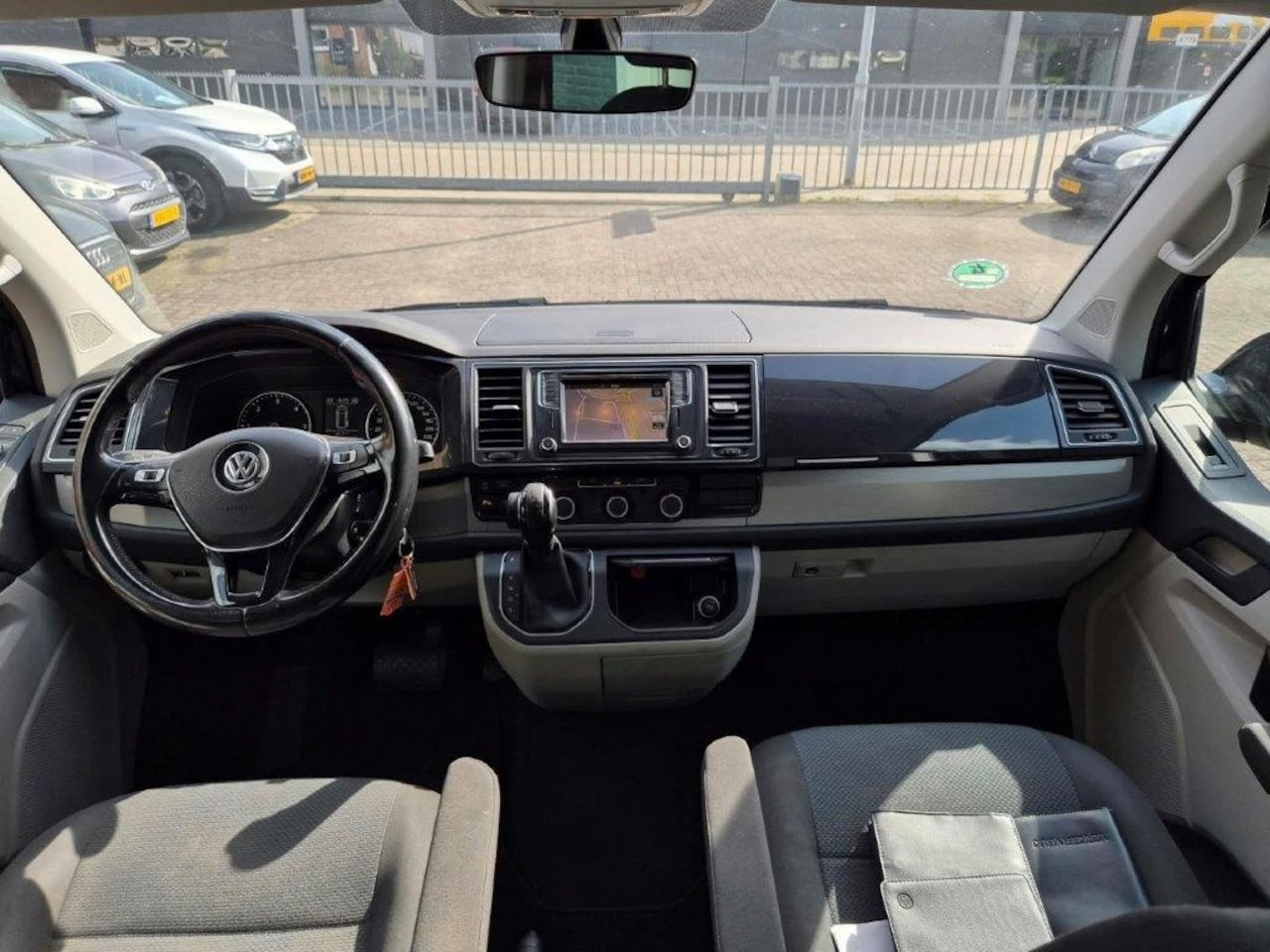 Volkswagen Transporter - 2.0 TDI L2H1 DC 2.0 TDI L2H1 DC Hi. - AutoWereld.nl