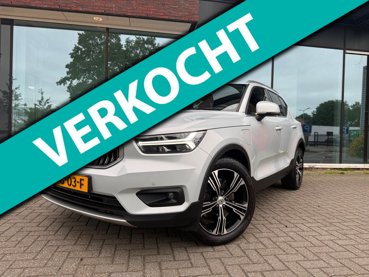 Volvo XC40 - 1.5 T4 Recharge Inscription - Automaat - Navi - Pano/Schuifdak - Parkeerhulp - - AutoWereld.nl