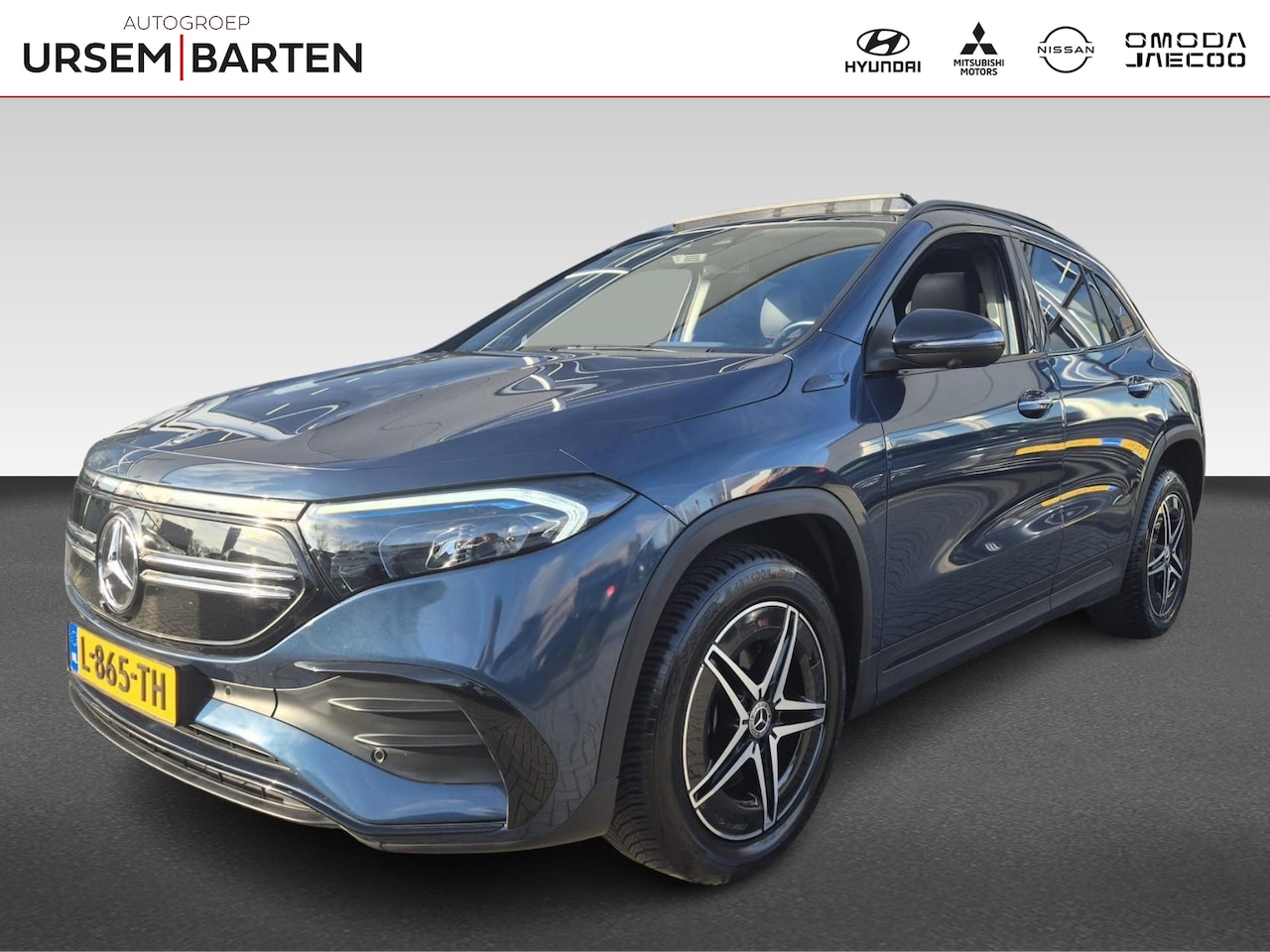 Mercedes-Benz EQA - 250 Business Solution AMG 67 kWh | Trekhaak | Panoramischdak | - AutoWereld.nl