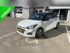 Hyundai i20 - 1.0 T-GDI Premium Trekhaak | Stoel -En Stuurverwarming | Navigatie