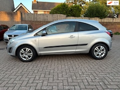 Opel Corsa - 1.4-16V Vol opties / Rijd perfect APK nieuw