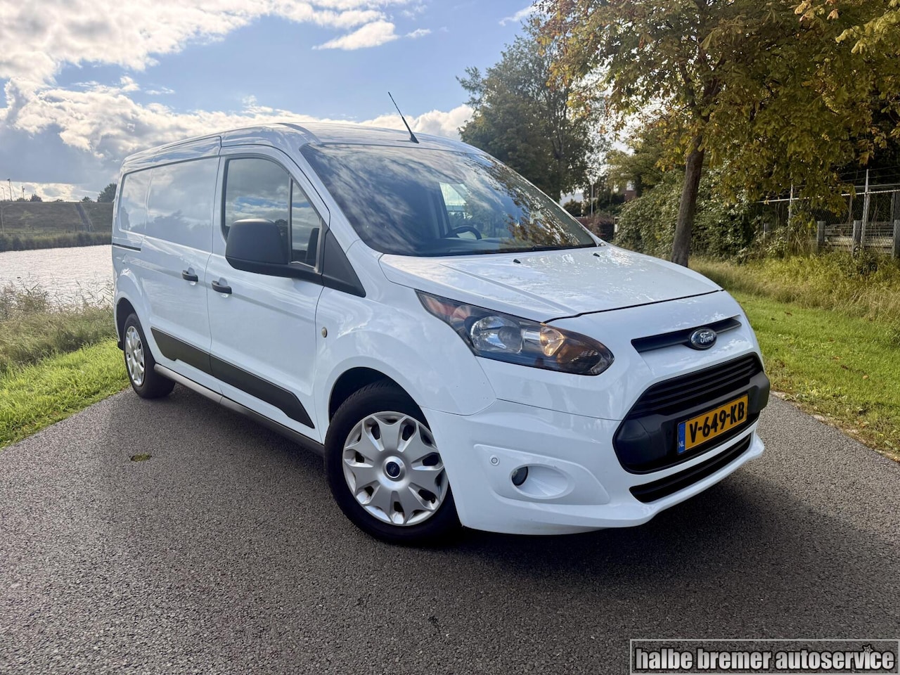 Ford Transit Connect - 1.5 TDCI L2 Trend |Trekhaak|PDC|Airco - AutoWereld.nl