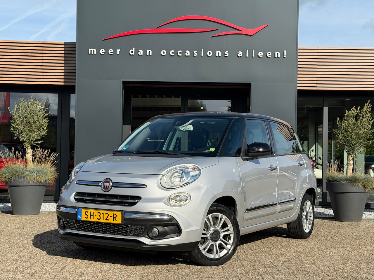 Fiat 500 L Living - TwinAir Turbo 105 Lounge | Pano - AutoWereld.nl