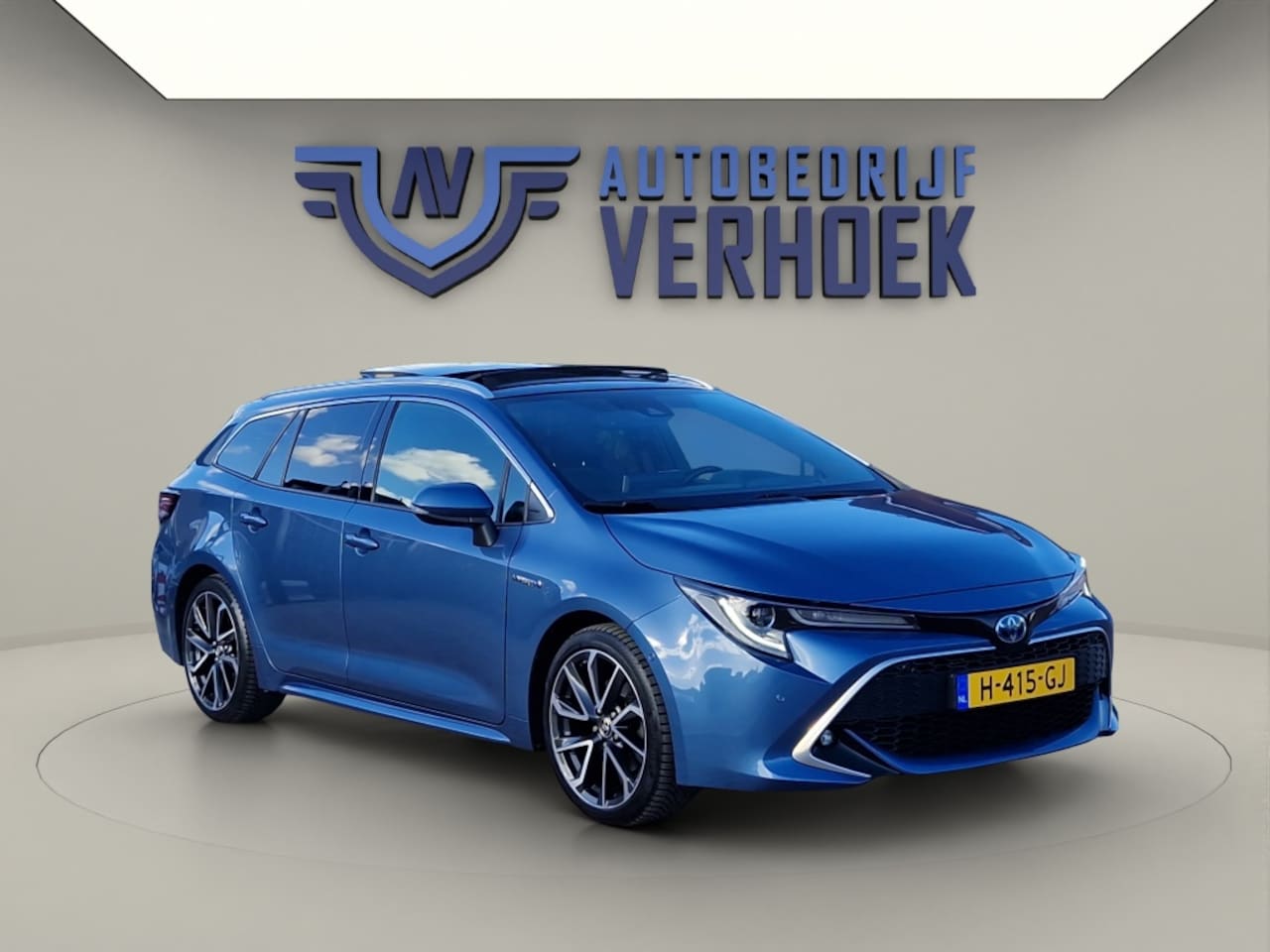 Toyota Corolla Touring Sports - 2.0 Hybrid Executive Trekhaak - Panodak - NL Auto - AutoWereld.nl
