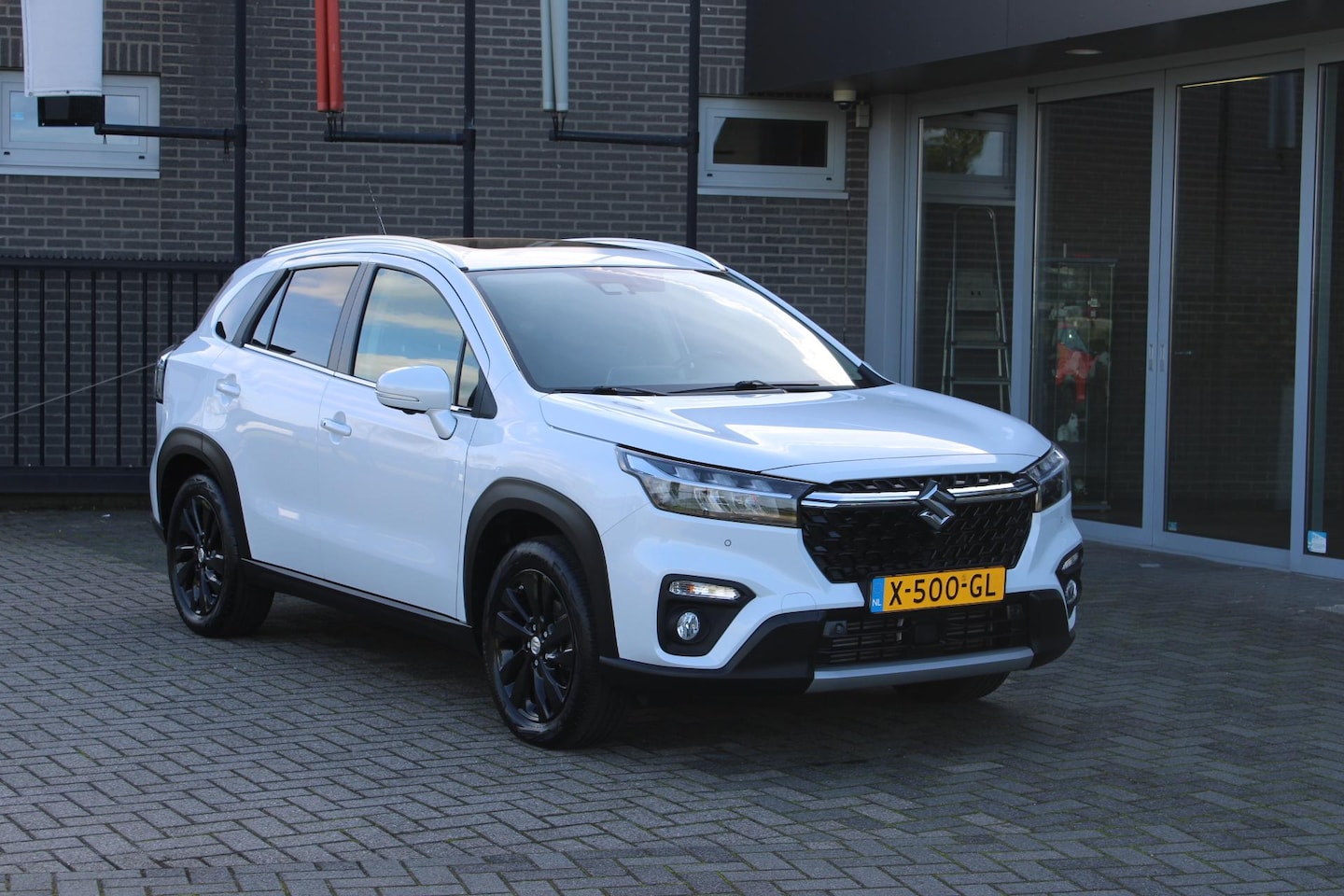 Suzuki S-Cross - 1.4 Boosterj. Style Smart Hybrid Trekhaak/Pano/Metallic - AutoWereld.nl