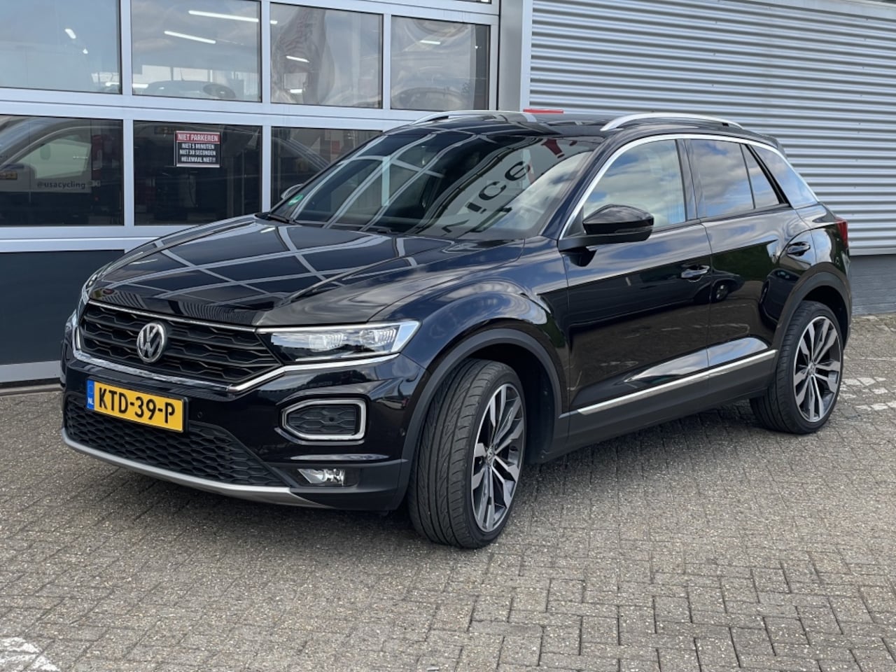 Volkswagen T-Roc - 2.0 TSI 190pk 4Motion 7-DSG T-Roc Sport - AutoWereld.nl