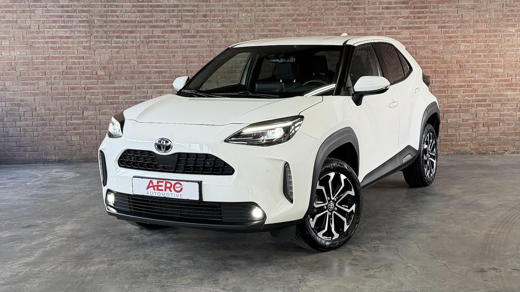Toyota Yaris Cross - 1.5 Hybrid Dynamic / Team Deutschland Winter-pakket / Safety-pakket / Navi / Camera - AutoWereld.nl