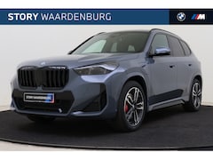 BMW X1 - xDrive25e M Sport Automaat / Panoramadak / Trekhaak / Sportstoelen / M Adaptief onderstel