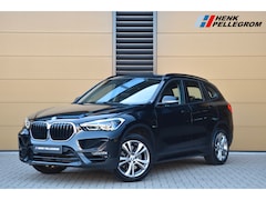 BMW X1 - sDrive20i High Executive * Sportstoelen * Trekhaak * Lichtpakket * LED * Facelift