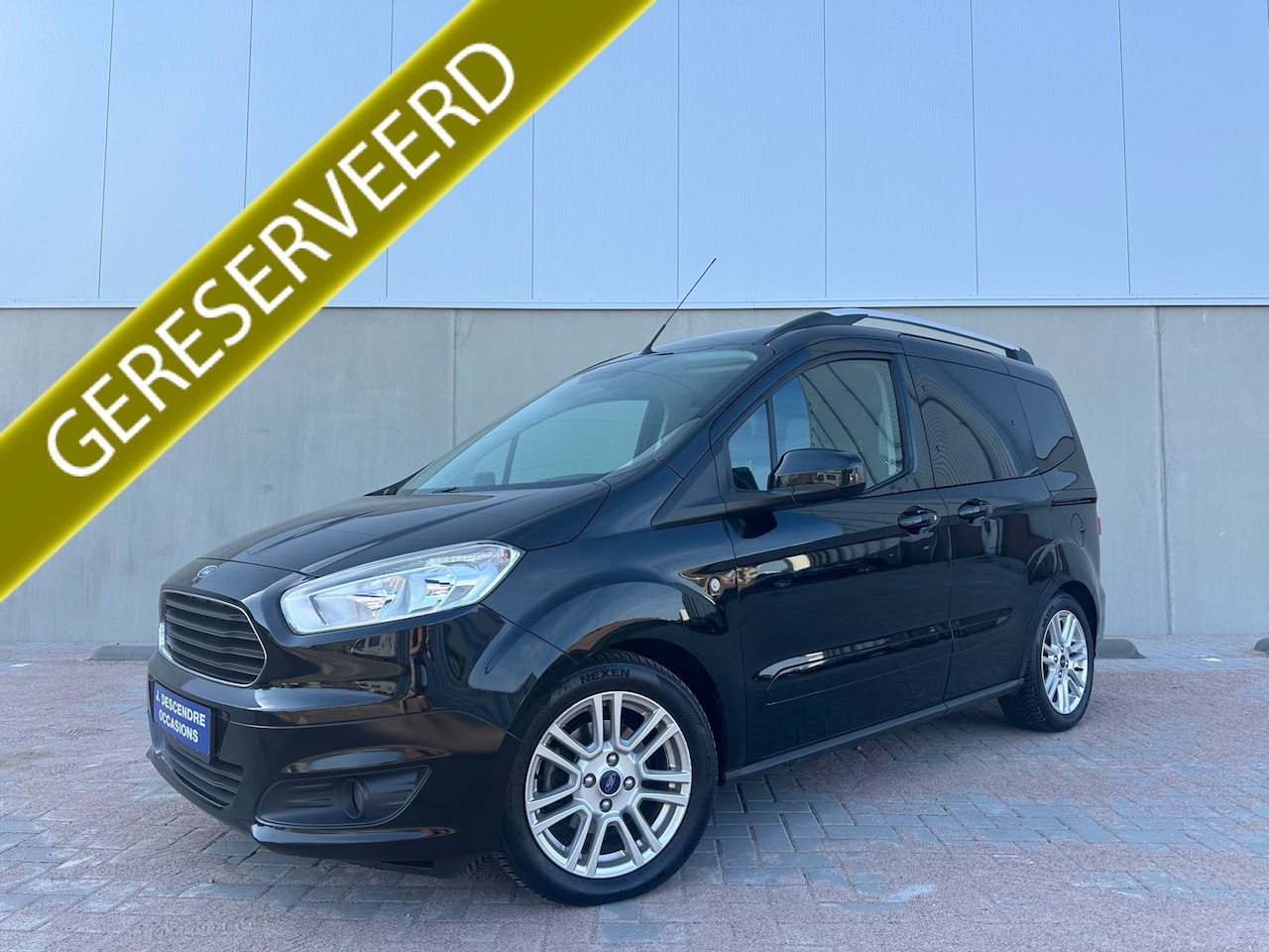 Ford Tourneo Courier - 1.0 Titanium Climate C, Cruise C, Navigatie, Distributieriem Nieuw!!!! - AutoWereld.nl