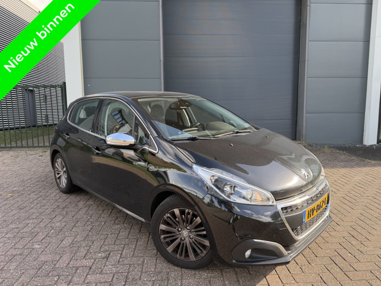 Peugeot 208 - 1.6 HDI Allure Navi|Clima|Lagekm|Cruise|Sensoren - AutoWereld.nl