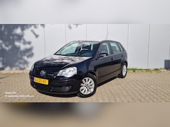 Volkswagen Polo - 1.4 - 16V 75 PK 5 Drs Airco Zuinig