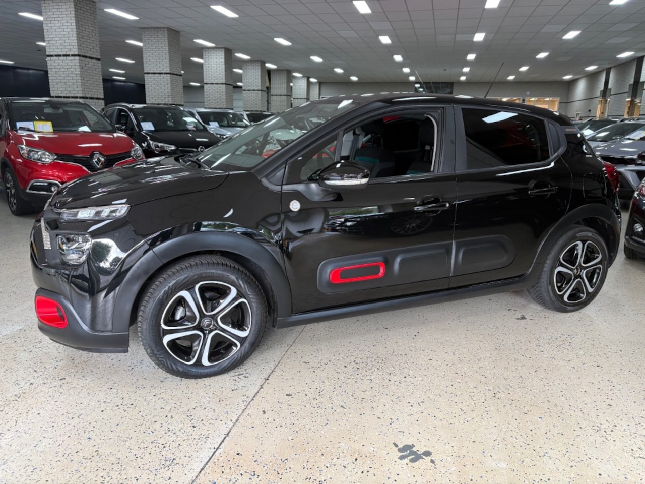 Citroën C3 - 1.2 C Navigatie Apple Android ECC Mod 2023 - AutoWereld.nl