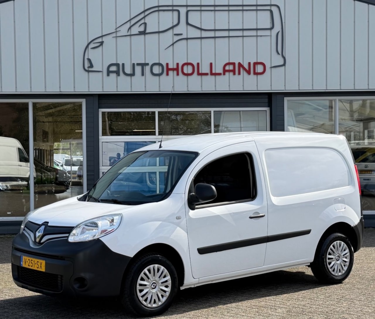 Renault Kangoo - 1.5 DCI 66KW 90PK EURO 6 DISTRIBUTIERIEM VERNIEUWD AIRCO/ CRUISE CONTROL/ NAVIGATIE/ 100% - AutoWereld.nl