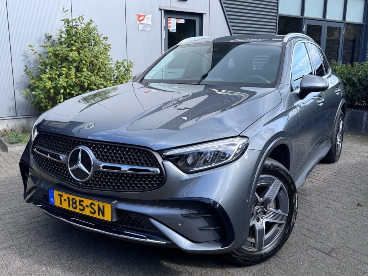 Mercedes-Benz GLC-klasse - GLC 300 E 4MATIC / AMG / AIRMATIC / TREKHAAK / BTW - AutoWereld.nl