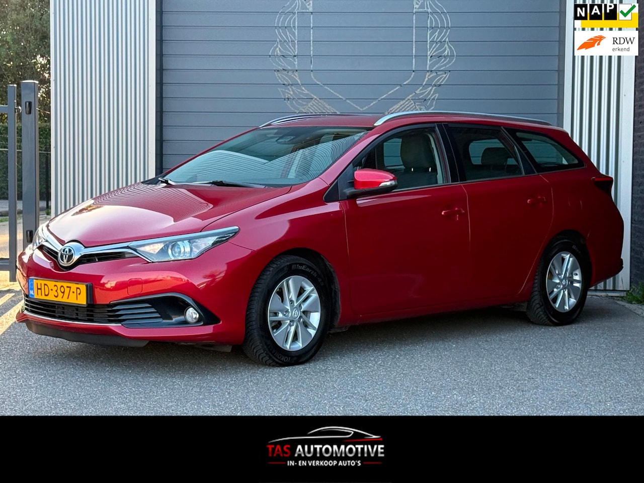 Toyota Auris Touring Sports - 1.6D Aspiration 1e EIG / NAVI - AutoWereld.nl