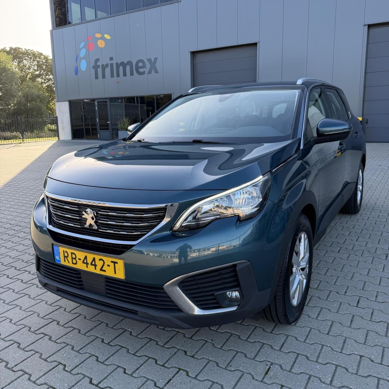Peugeot 5008 - 1.2 Allure 2017 | **NW DISTRIBUTIE** - AutoWereld.nl