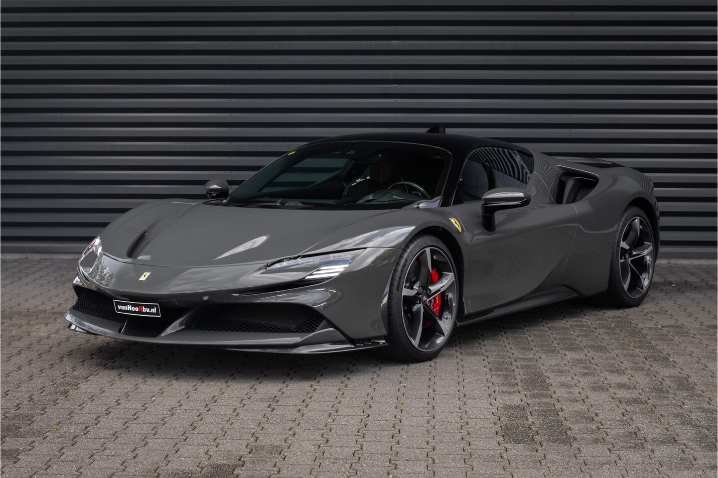 Ferrari SF90 Stradale - 4.0 V8 Ext Fiorano Package - 1000 pk - AutoWereld.nl