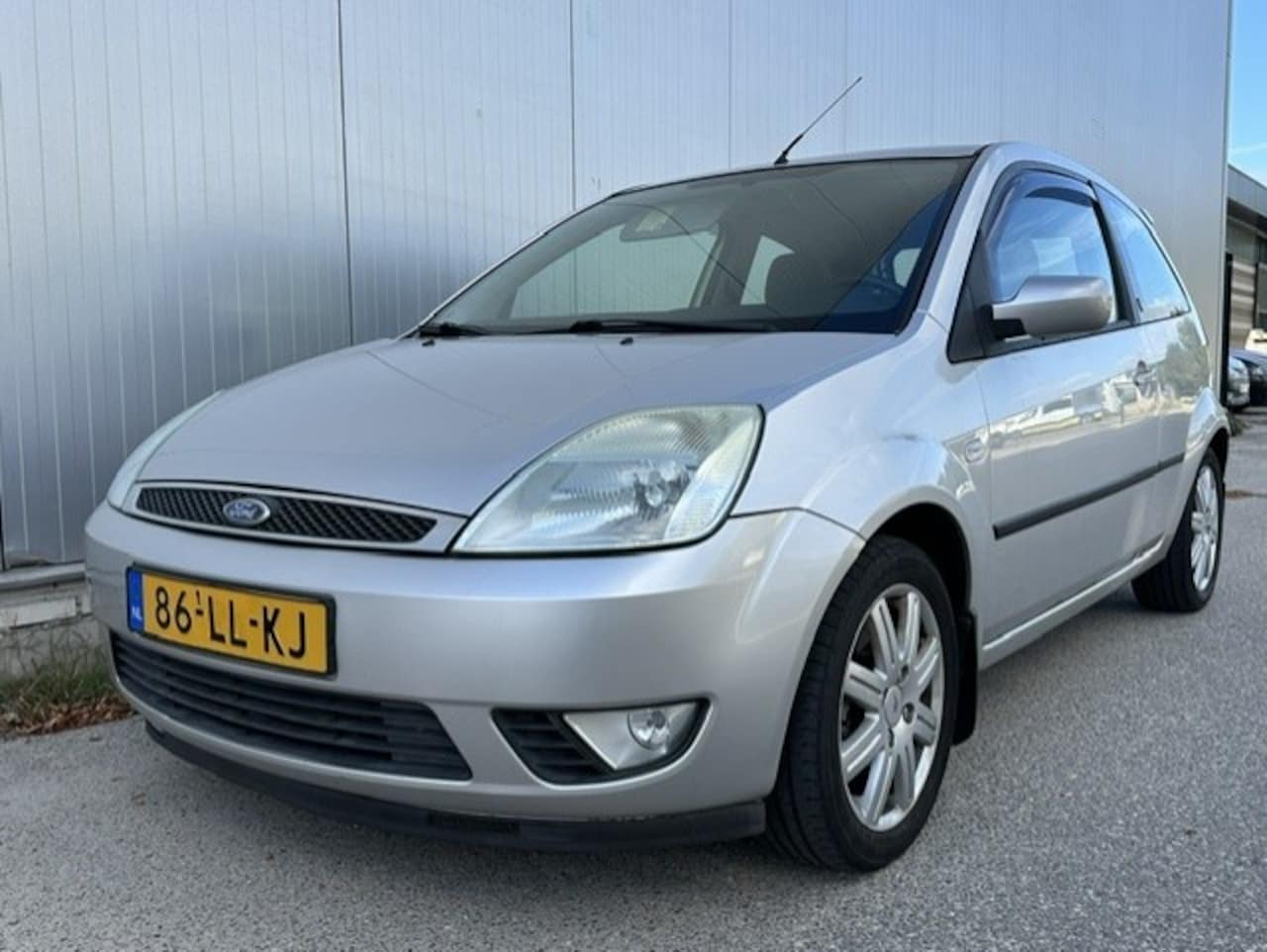 Ford Fiesta - 1.4-16V Ghia 1.4-16V Ghia, nwe distributie, AIRCO - AutoWereld.nl