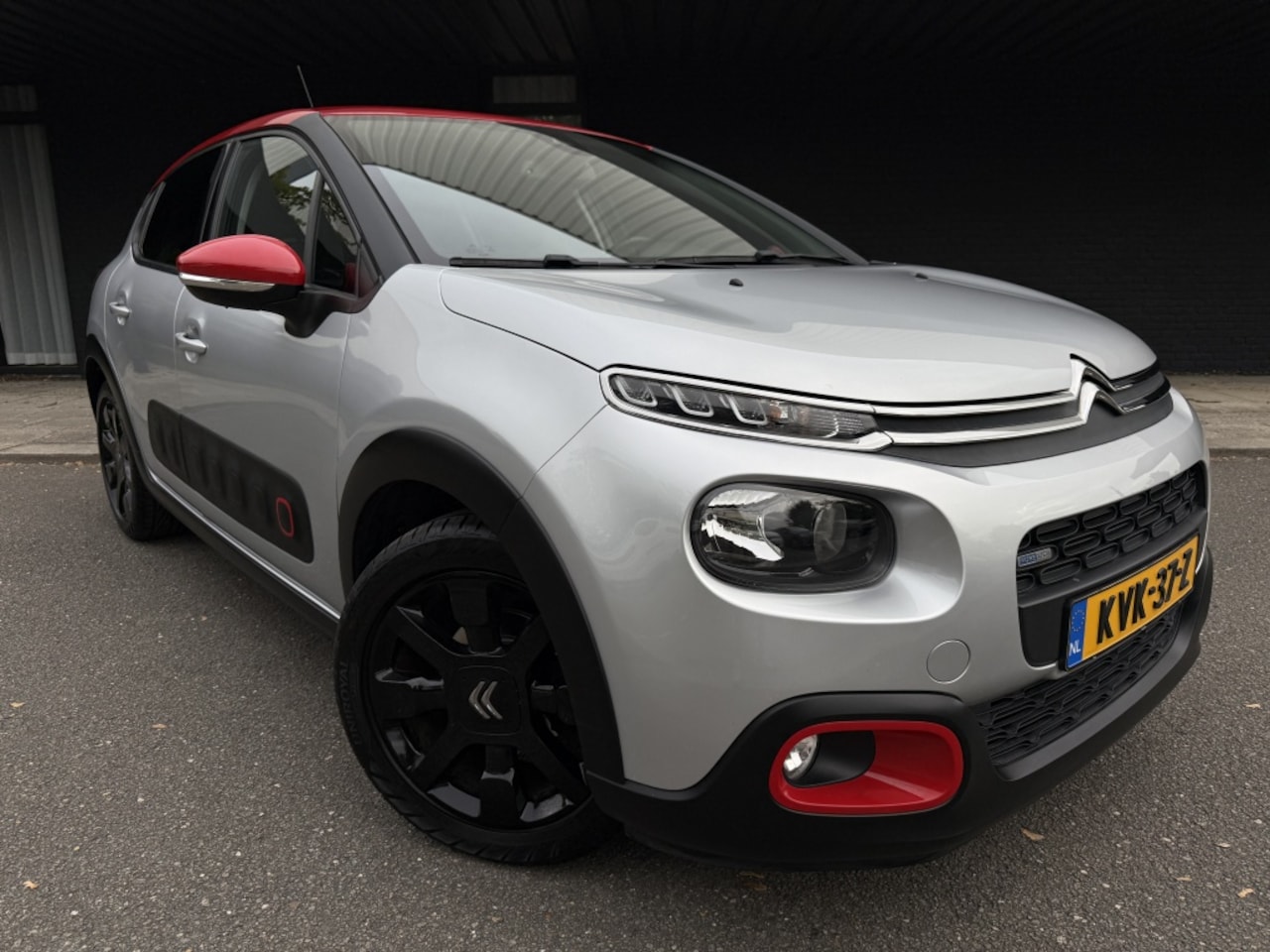 Citroën C3 - 1.2 PureTech Shine 1.2 PureTech Shine - AutoWereld.nl
