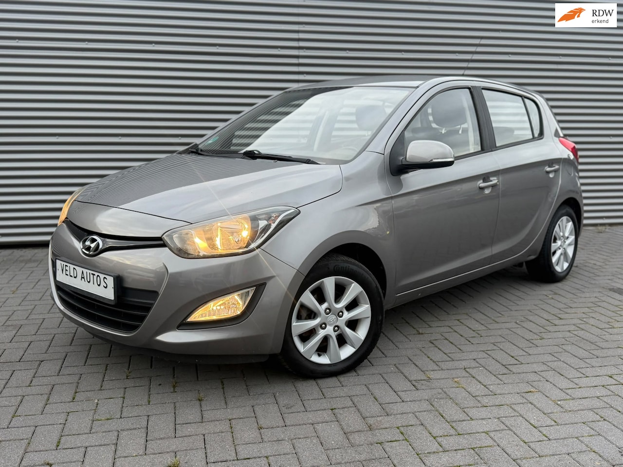 Hyundai i20 - 1.2i i-Motion LICHTMETAAL / BLUETOOTH / GOED ONDERHOUDEN! - AutoWereld.nl