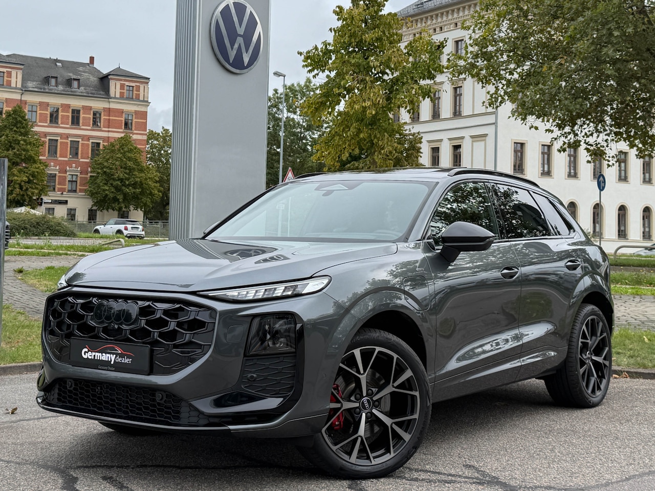 Audi Q3 - 1.5 e-hybrid 272pk S-Line Pano Head-Up Sonos E-Zetels M-Led Adapt.Demp Keyless VOL! - AutoWereld.nl