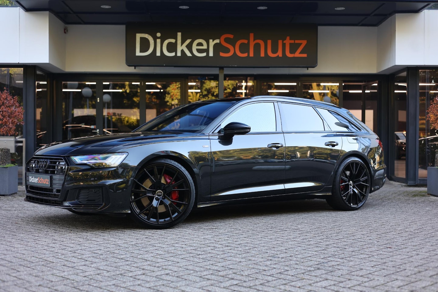 Audi A6 Avant - 55 TFSIe quattro Competition Pano | S Sportstoelen | Carbon | Trekhaak | Soft-Close - AutoWereld.nl