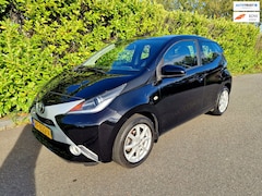 Toyota Aygo - 1.0 VVT-i x-play Nw Koppeling Airco CarPlay