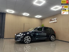 Volkswagen Golf - 1.2 TSI Highline * Navigatie / 18" LM Velgen / Cruise control / Parkeersensoren / NL Auto