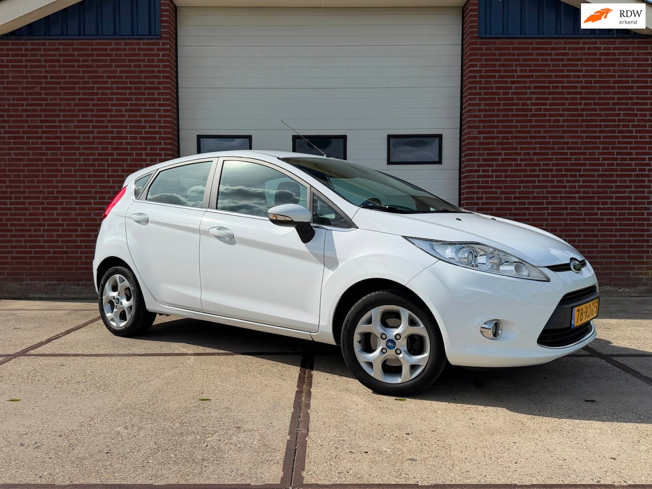Ford Fiesta - 1.25 Titanium 1e Eigen PDC Cruise Contr Climate Contr - AutoWereld.nl