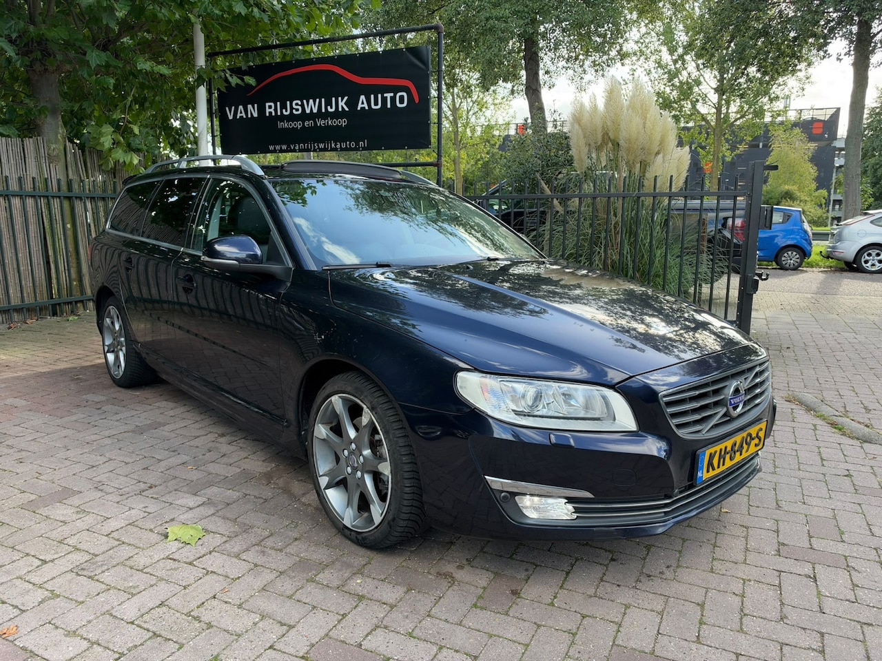 Volvo V70 - 2.0 D4 Polar+ Xenon Leder Cam EX BPM Schuifdak - AutoWereld.nl