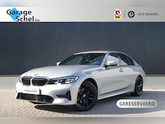 BMW 3-serie - 320i Executive Edition - Stoelverwarming - HUD - LED - Navi - Cruise - PDC - Klimaat Achte