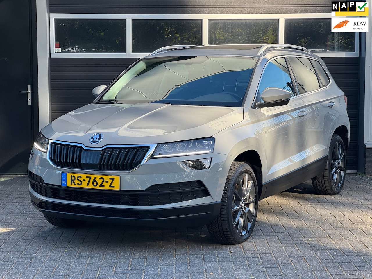 Skoda Karoq - 1.5 TSI ACT Style Xenon/Led, Trekhaak, Pano, Navi, Camera, Keyless, NAP - AutoWereld.nl