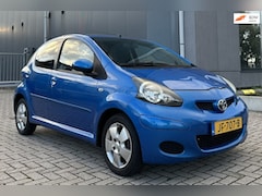 Toyota Aygo - 1.0-12V Access / 5-deurs / Airco / Parkeersensoren