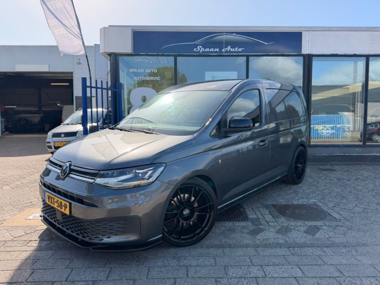 Volkswagen Caddy Cargo - 2.0 TDI | 75 EDITION | STERRENHEMEL | LEDER | DSG | UNIEK | OZ VELGEN 20" - AutoWereld.nl