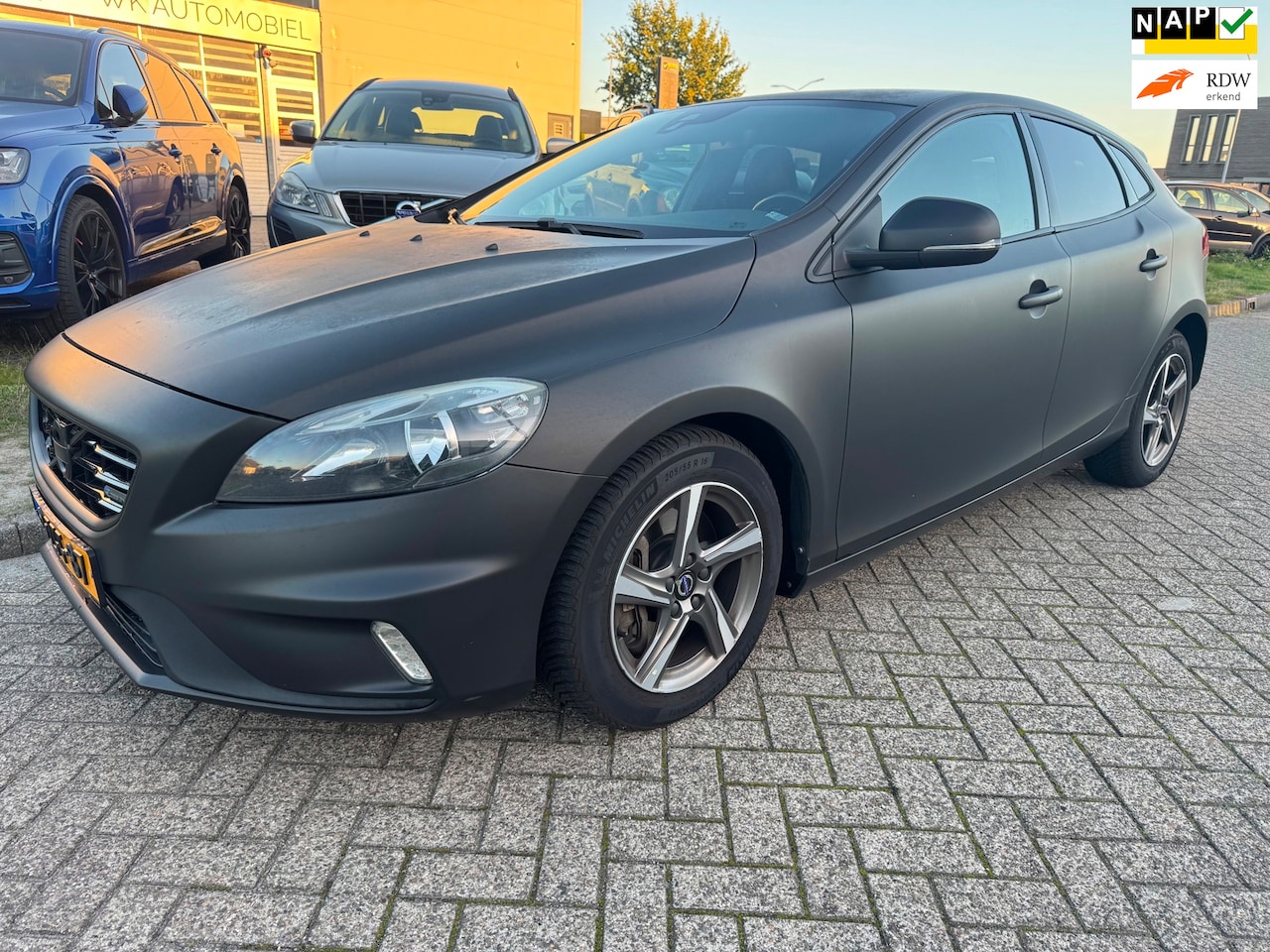 Volvo V40 - 2.0 D4 R-Design Business leer Harmon Kardon Garantie - AutoWereld.nl