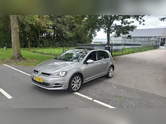 Volkswagen Golf - 2.0 TDI Highline PANORAMA DAK AUTOMAAT LEER NAVIGATIE BOMVOL GRIJS 2013
