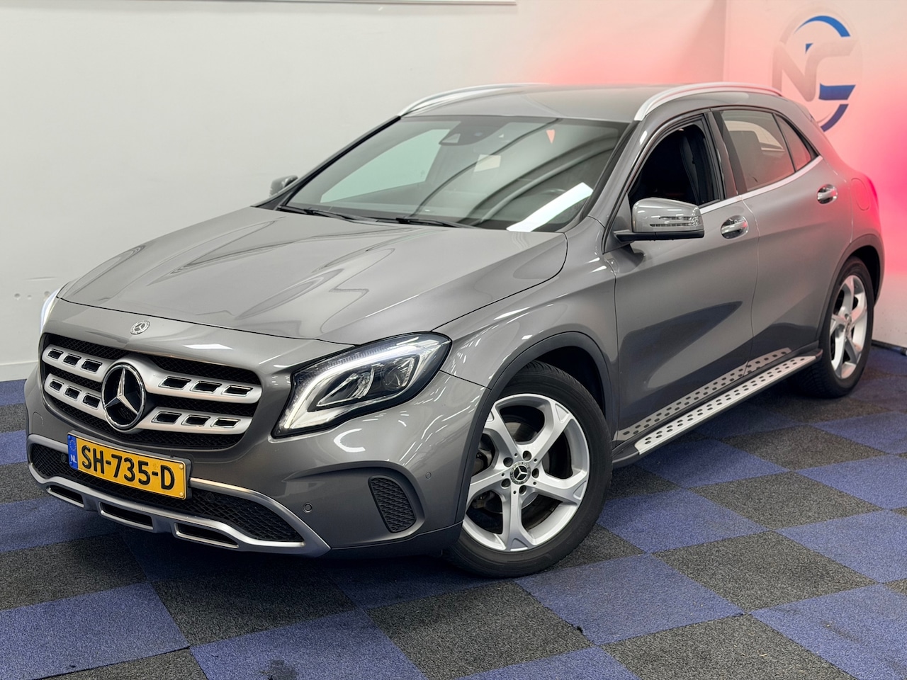 Mercedes-Benz GLA-Klasse - 180 Premium Plus / AUTOMAAT / NAP / MULTIEMEDIA-NAVI - AutoWereld.nl